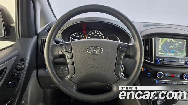 Hyundai Starex — фото 13