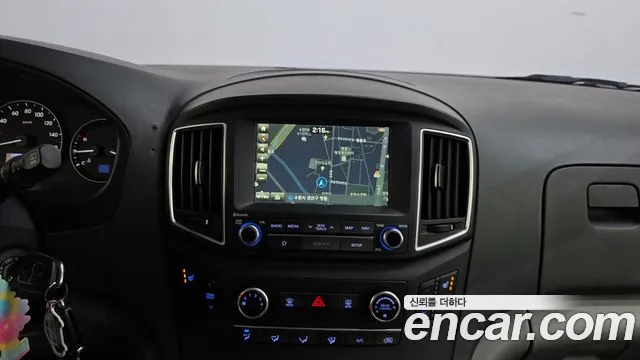 Hyundai Starex — фото 14