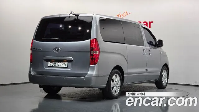 Hyundai Starex — фото 2