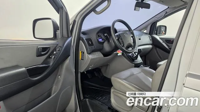 Hyundai Starex — фото 10