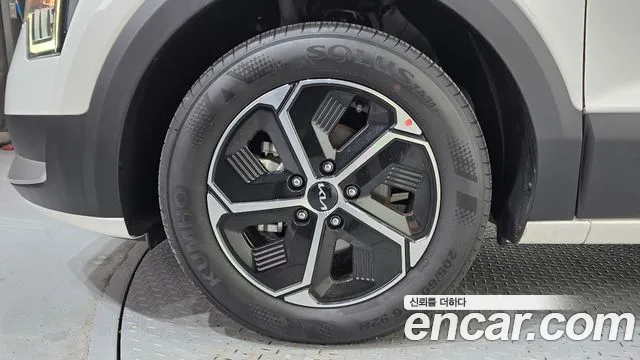 Kia Niro — фото 5
