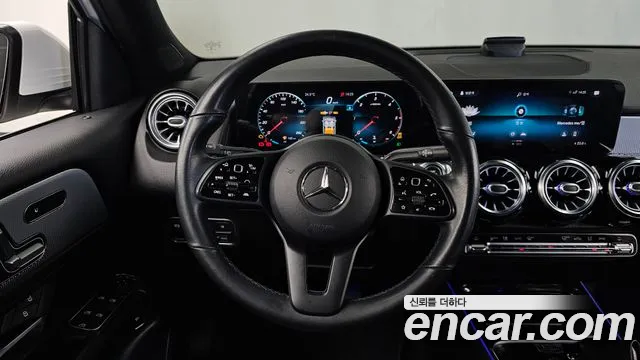 Mercedes-Benz GLB-Class — фото 13