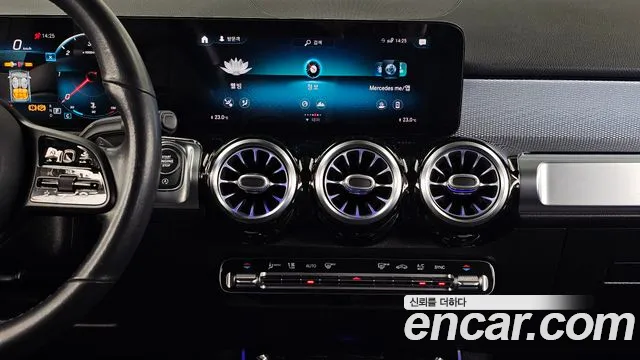 Mercedes-Benz GLB-Class — фото 14
