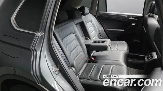 Volkswagen Tiguan — фото 11