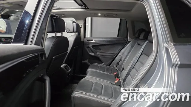 Volkswagen Tiguan — фото 12