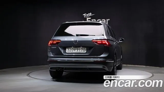 Volkswagen Tiguan — фото 4