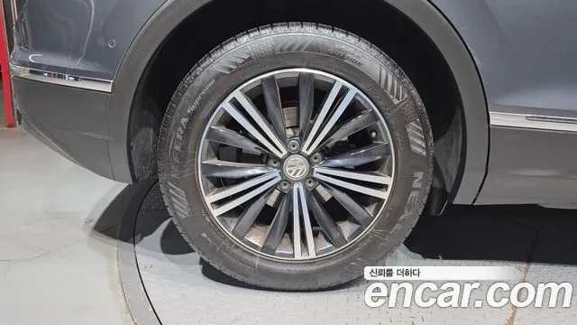 Volkswagen Tiguan — фото 5