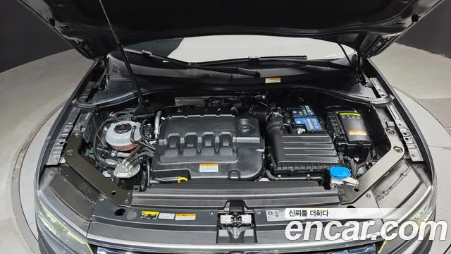 Volkswagen Tiguan — фото 6