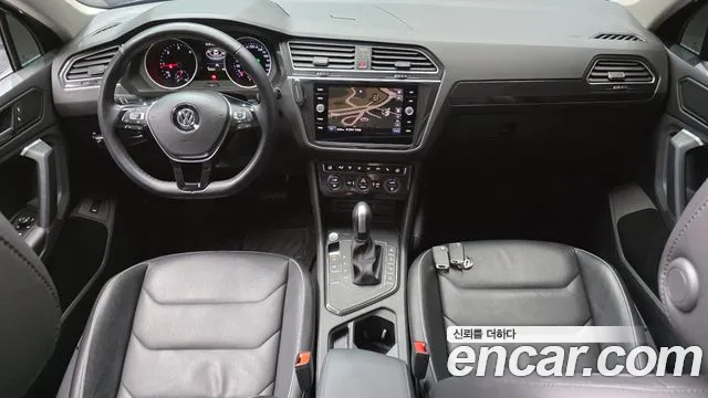 Volkswagen Tiguan — фото 7