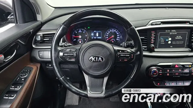 Kia Sorento — фото 13