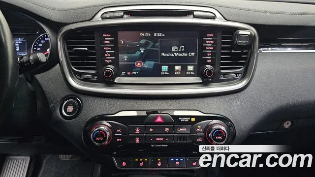 Kia Sorento — фото 14