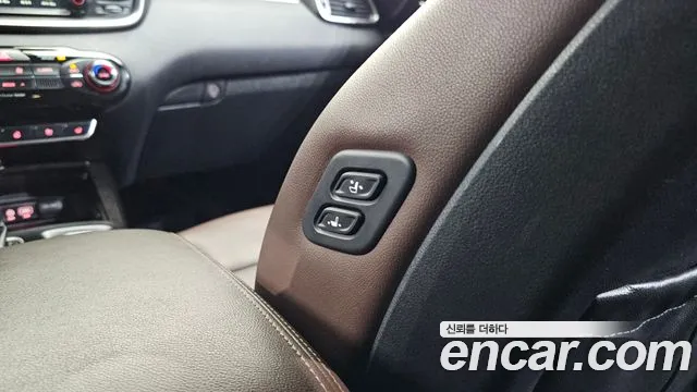 Kia Sorento — фото 18
