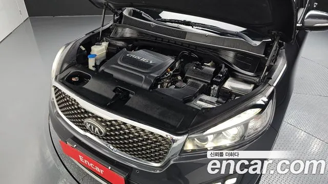Kia Sorento — фото 6