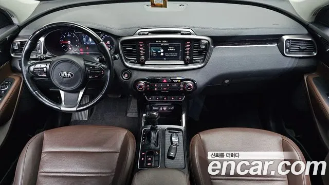 Kia Sorento — фото 7
