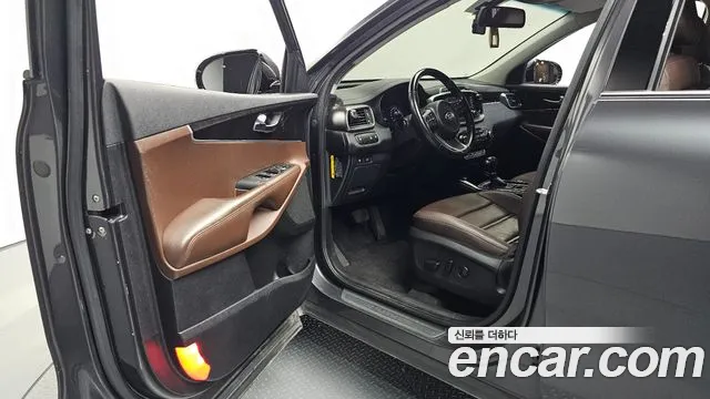 Kia Sorento — фото 10