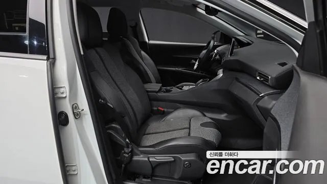 Peugeot 5008 — фото 11
