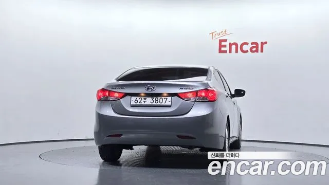 Hyundai Avante — фото 4