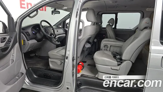 Hyundai Starex — фото 11
