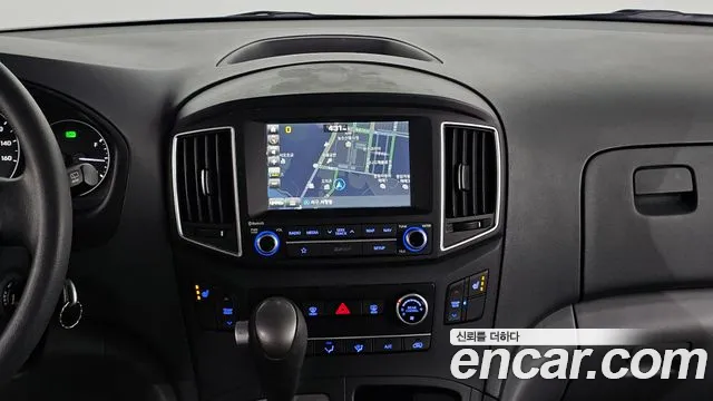 Hyundai Starex — фото 13