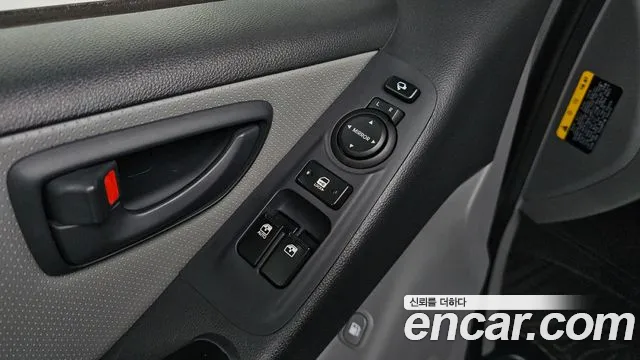 Hyundai Starex — фото 15