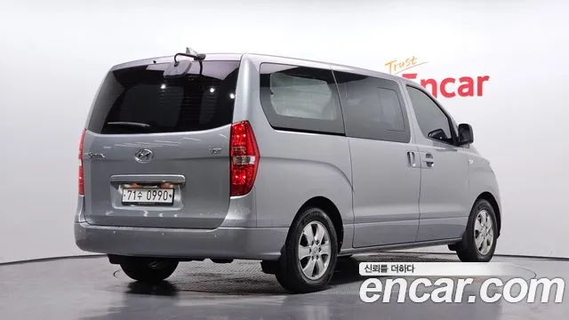 Hyundai Starex — фото 2