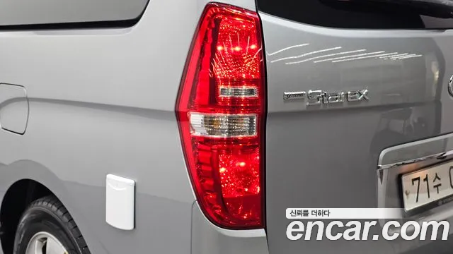 Hyundai Starex — фото 23