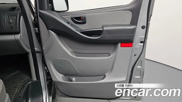 Hyundai Starex — фото 24
