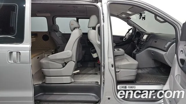 Hyundai Starex — фото 26