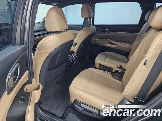 Kia Sorento — фото 10