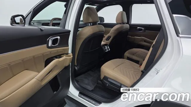 Kia Sorento — фото 12