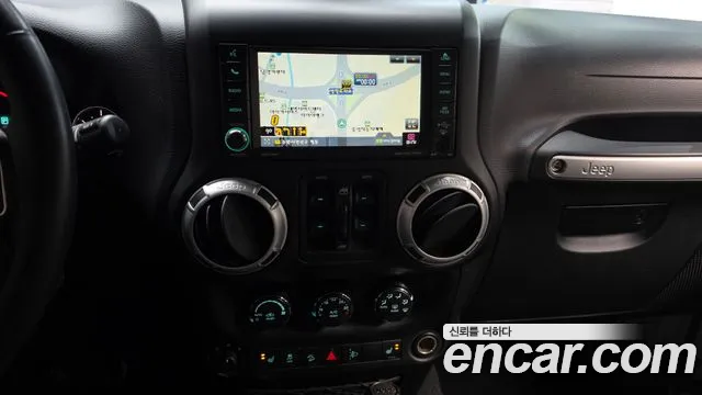 Jeep Wrangler — фото 13