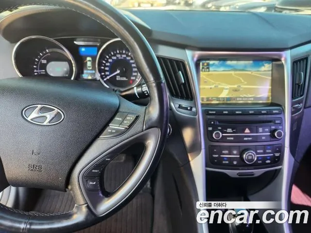 Hyundai Sonata — фото 11