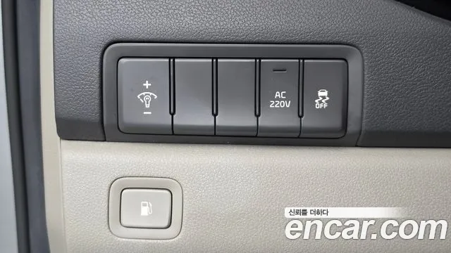 Kia Carnival — фото 12