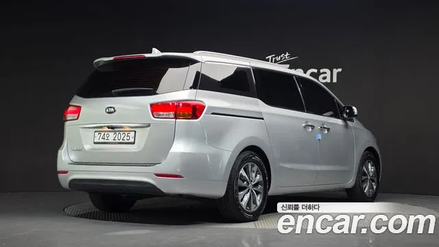 Kia Carnival — фото 2