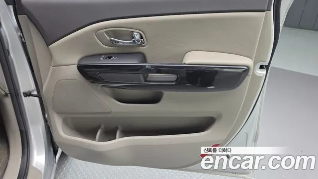 Kia Carnival — фото 25