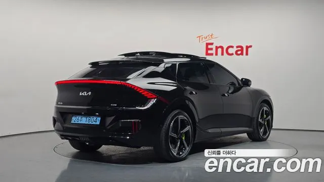 Kia EV6 — фото 1