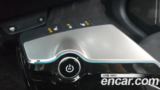 Kia EV6 — фото 30