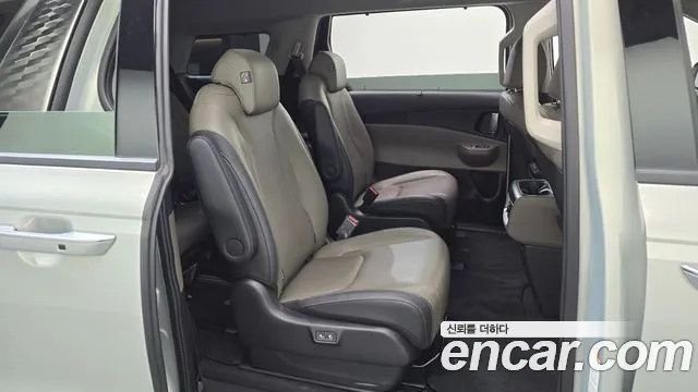Kia Carnival — фото 11