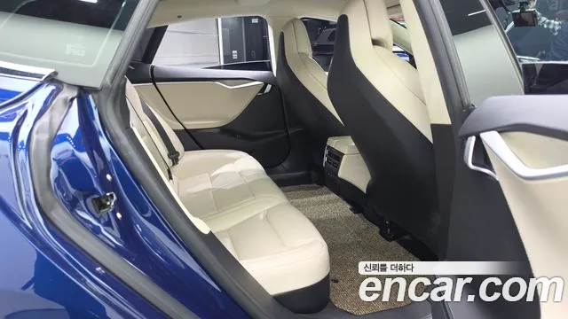 Tesla Model S — фото 11