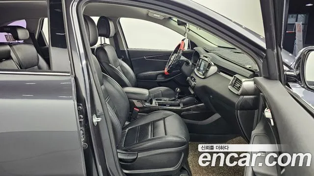 Kia Sorento — фото 11