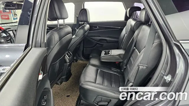 Kia Sorento — фото 12