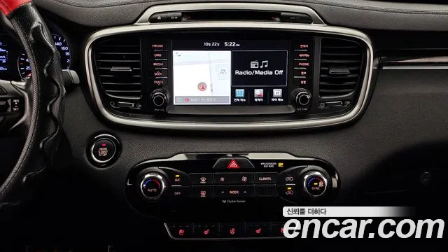 Kia Sorento — фото 14