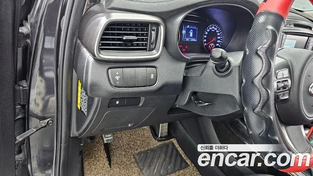 Kia Sorento — фото 16