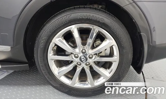 Kia Sorento — фото 21