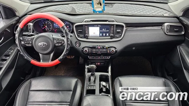 Kia Sorento — фото 7