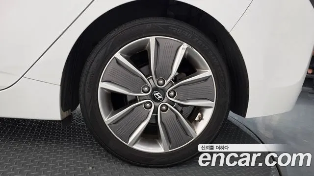 Hyundai Ioniq 5 — фото 21
