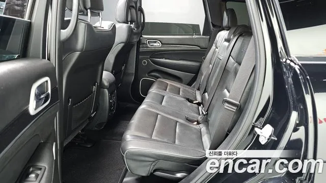 Jeep Cherokee — фото 11