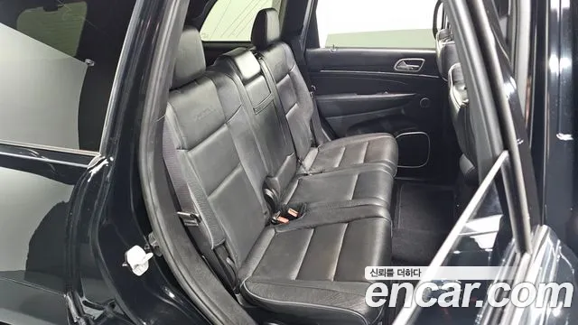 Jeep Cherokee — фото 10