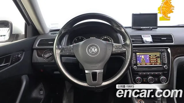 Volkswagen Passat — фото 12