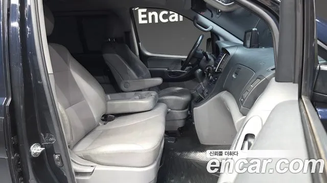Hyundai Starex — фото 11